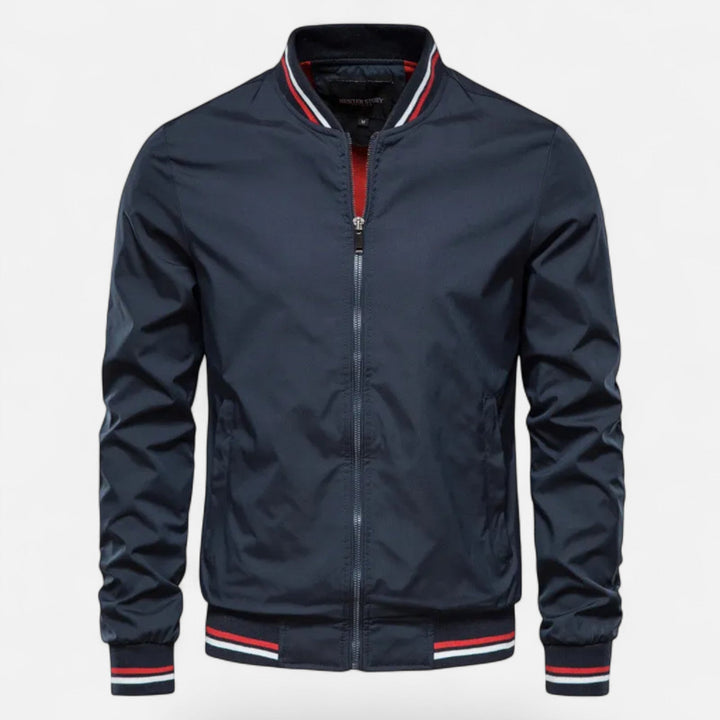 A men's versatile jacket, ideal for transitional fall weather.