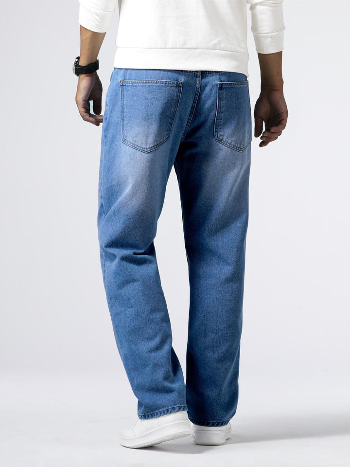 Timeless men's straight leg casual pants, ideal for everyday wear, showcasing a refined washed finish.