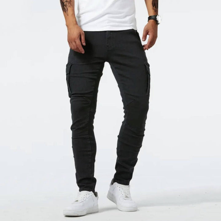 Comfortable and versatile men's cargo trousers with a stretch fit and convenient side pockets.