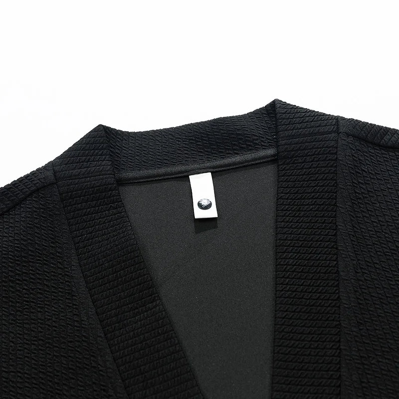 Stylish and warm men's cardigan with a modern zip design.