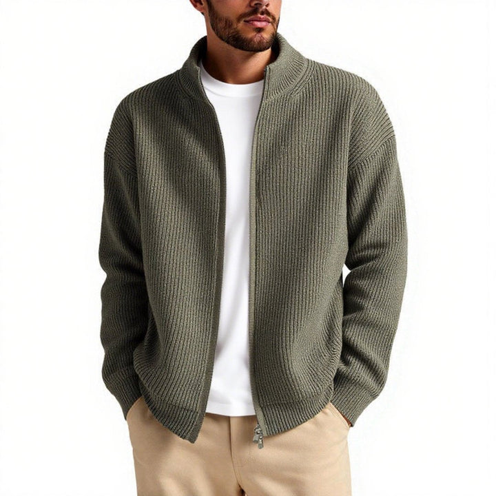 Modern men's slim-fit knitted zipper jacket, high collar design suitable for everyday casual and stylish outerwear.