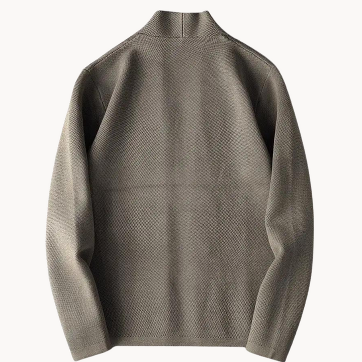 Versatile men's button-up sweater, ideal for elegant fall outfits & comfortable everyday fashion.