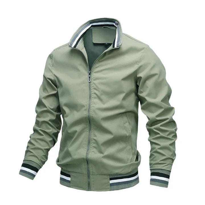 Lightweight casual men's summer jacket, ideal for warm weather. Stylish outerwear for versatile men's fashion.