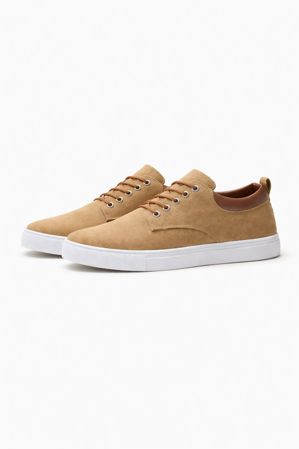 Side view of men's stylish low-top casual sneakers, modern design for versatile everyday fashion.