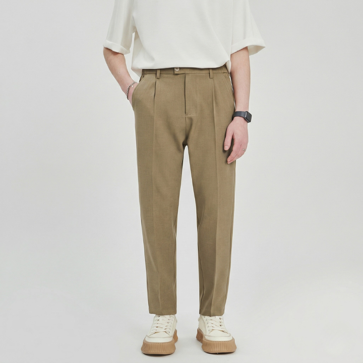 Men's casual wide leg pleated trousers, perfect for stylish, comfortable everyday wear.