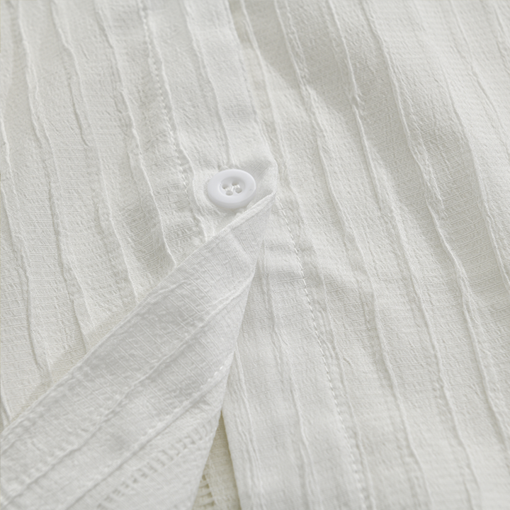 Men's versatile ribbed long sleeve shirt for a polished casual look