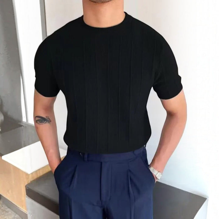 Modern men's ribbed t-shirt, a breathable & stylish top for versatile spring and summer fashion. Enjoy everyday comfort.