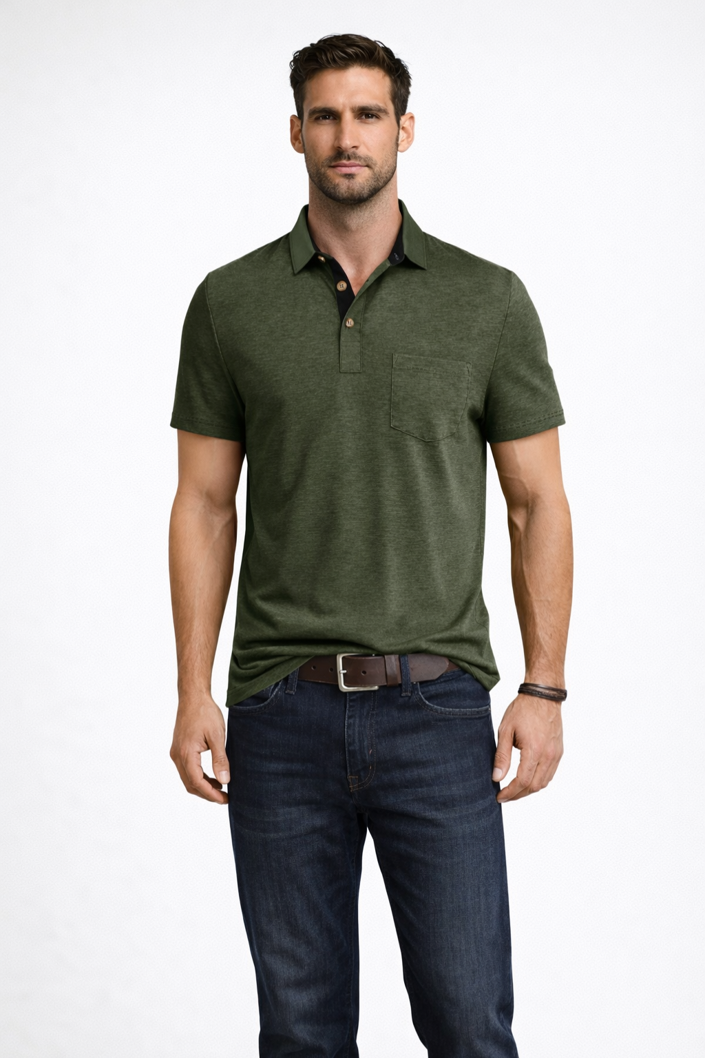 Versatile men's short sleeve polo: contrast collar, chest pocket, perfect for casual and everyday style.