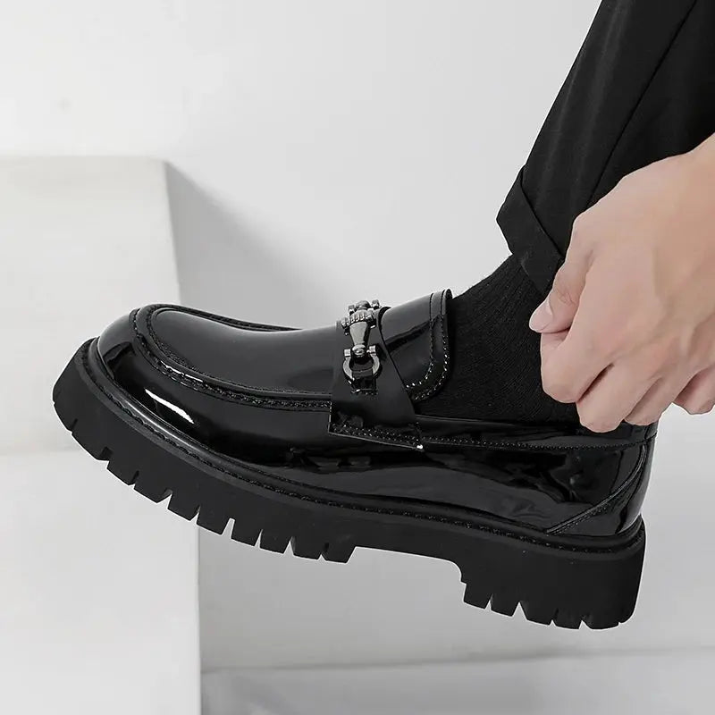 Professional men's business loafers, slip-on convenience, featuring a chic metal buckle.