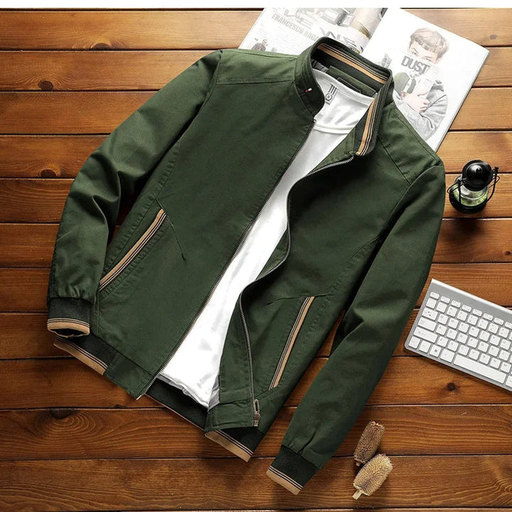 Men's bomber jacket in black with a stand-up collar. A versatile, lightweight piece for casual everyday wear.
