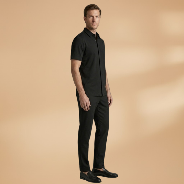 Casual men's two-piece set for summer, with a fashionable shirt and stylish slim trousers.