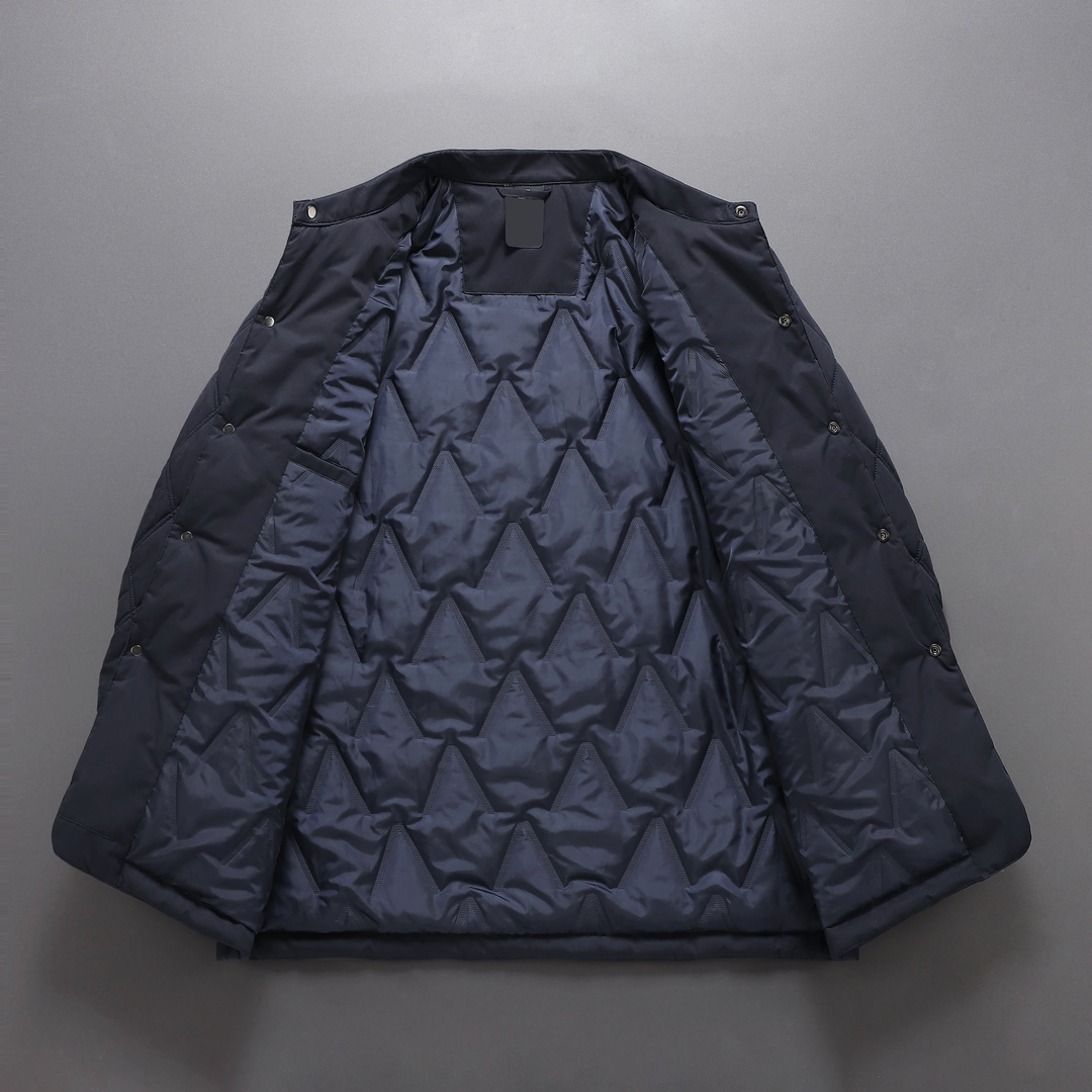Versatile men's quilted transition jacket, ideal for winter, fall, spring. Waterproof, comfortable casual outerwear.