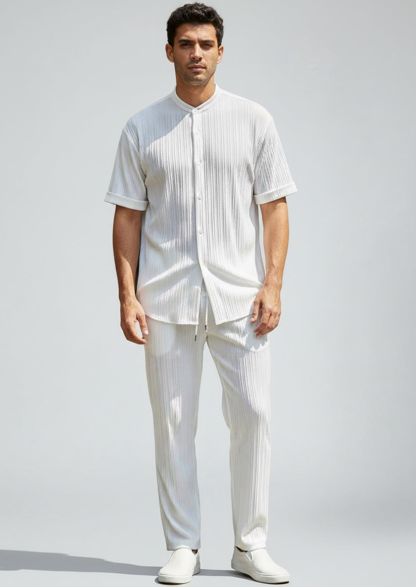 Men's summer casual two-piece set: relaxed shirt & comfy drawstring pants. Perfect beach & holiday outfit.