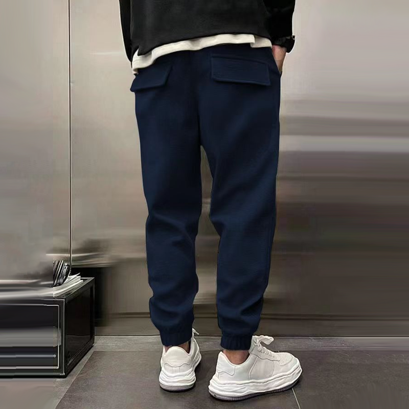 Smart casual men's comfort pants, relaxed fit, ideal for stylish everyday fashion.