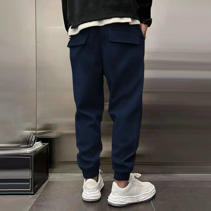 Smart casual men's comfort pants, relaxed fit, ideal for stylish everyday fashion.