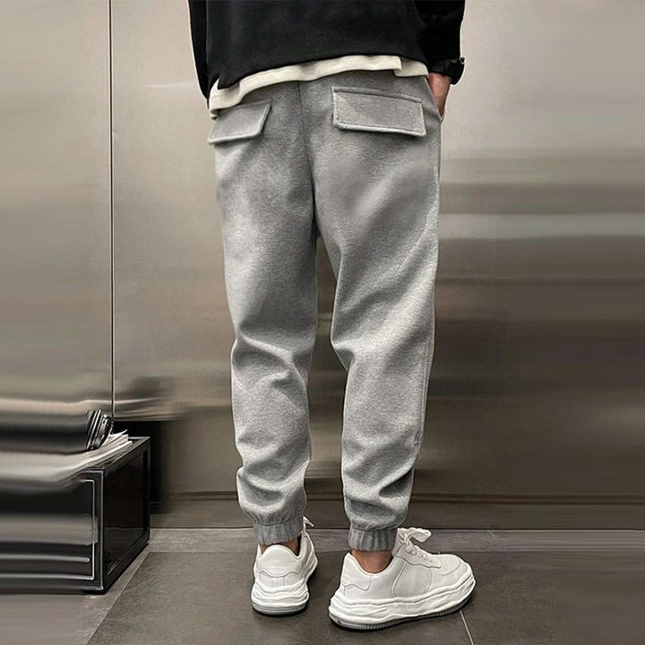 Versatile men's casual comfort pants in a relaxed fit, perfect for everyday style.