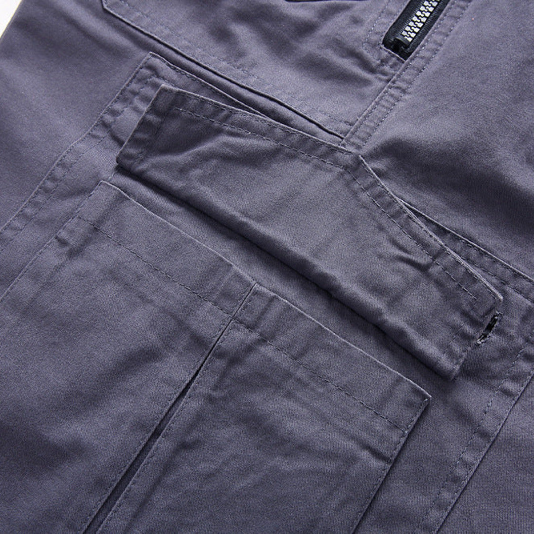 Versatile menswear: tactical cargo shorts for work and outdoor exploration.