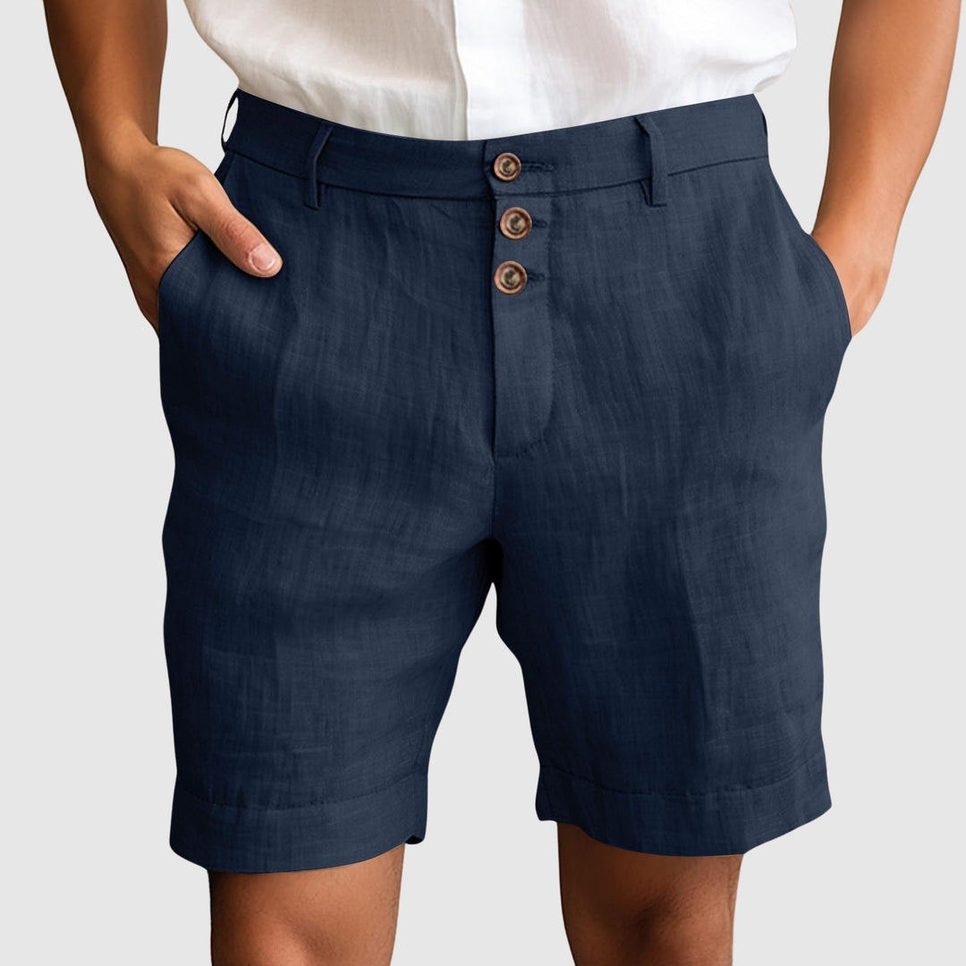 Discover these tailored men's shorts made from a breathable linen blend with convenient pockets.