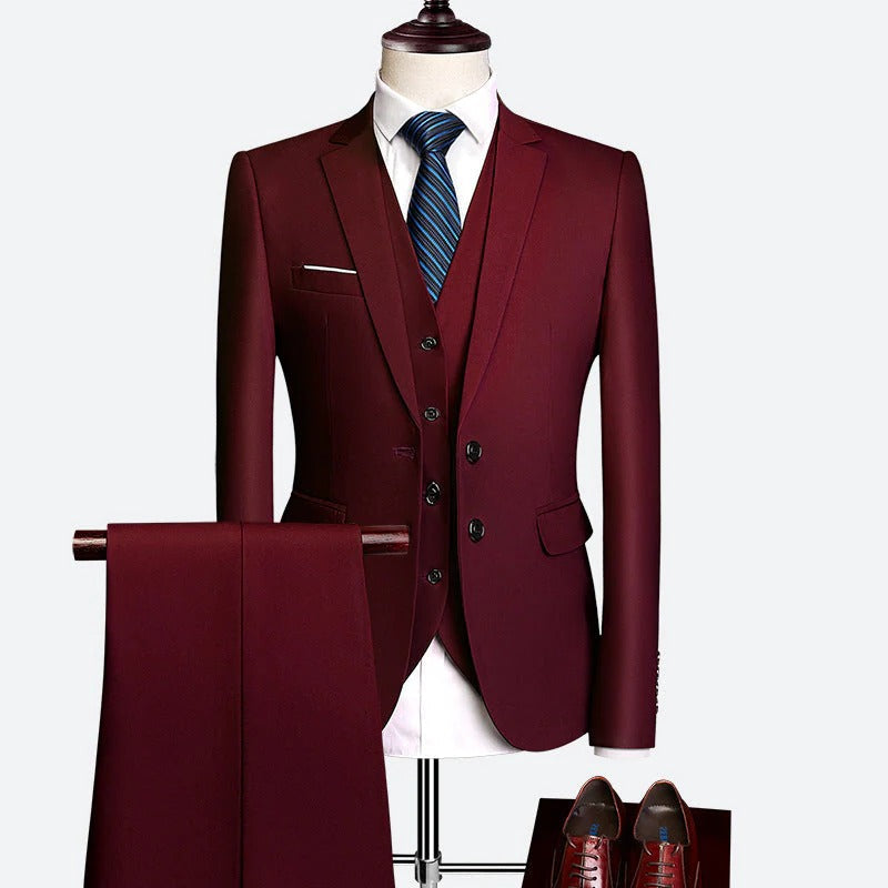 Modern men's fashion: tailored 3-piece spring suit, perfect for a sleek, formal aesthetic.