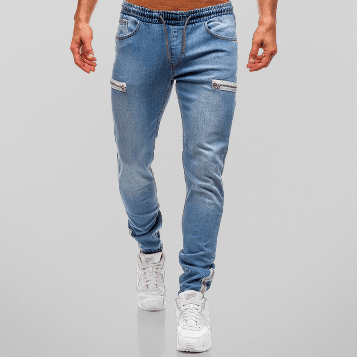 Modern men's tapered joggers made with comfortable stretch fabric, ideal for casual and active wear.