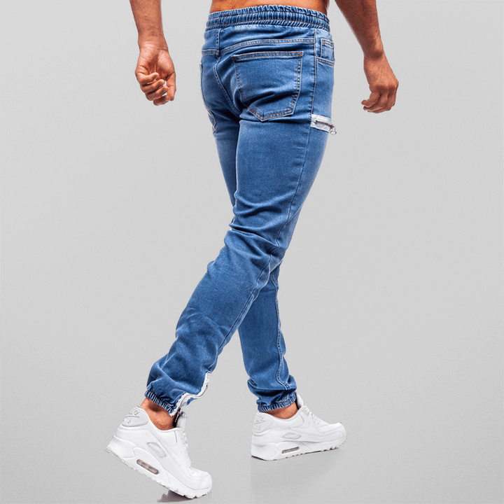 Active men's tapered stretch joggers, combining comfort and style for casual wear and light activities.