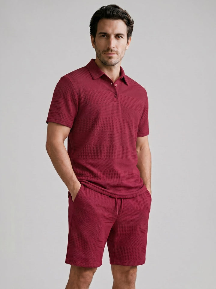 Men's summer outfit: Textured polo shirt and shorts set. Effortless style & comfort.