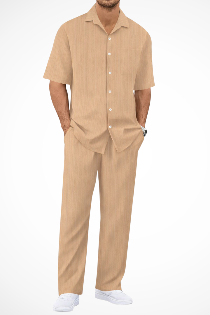 Lightweight men's textured short sleeve shirt for summer casual outfits