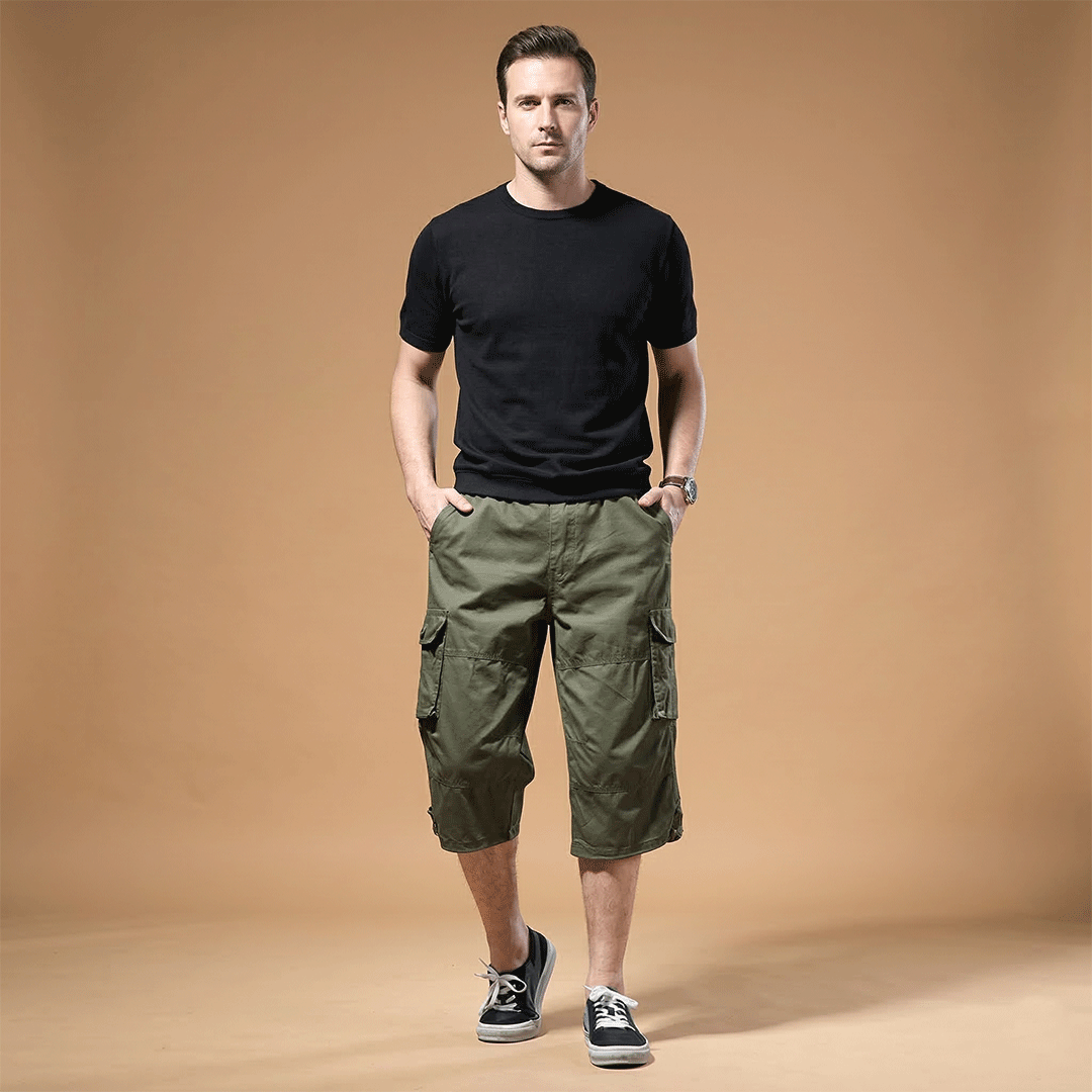 Relaxed fit three quarter pants for men, perfect for casual outings.