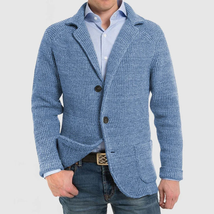 Stylish men's two-button tailored blazer, ideal for a smart casual look and all-day comfort.