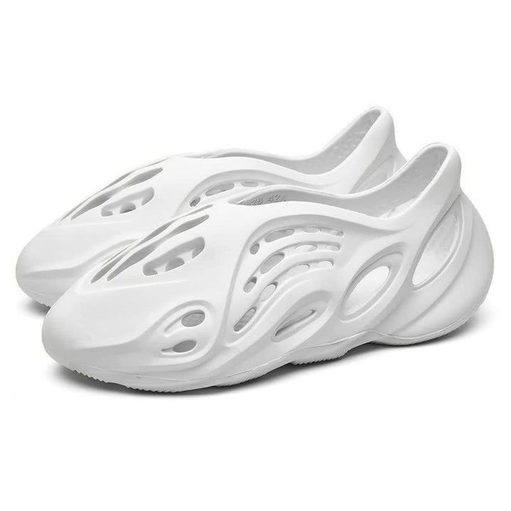 Versatile men's breathable summer shoes, ideal for everyday comfort. Slip-on design for cool, fresh feet in warm weather.