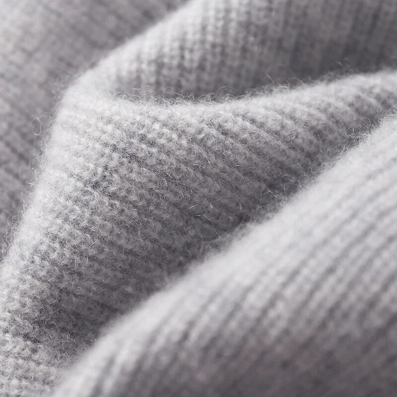 Classic men's comfort hoodie with a relaxed fit, ideal for effortless style and ultimate softness.