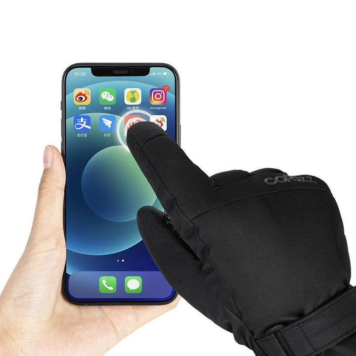 Men's skiing gloves: waterproof, warm, and ultralight for ultimate performance