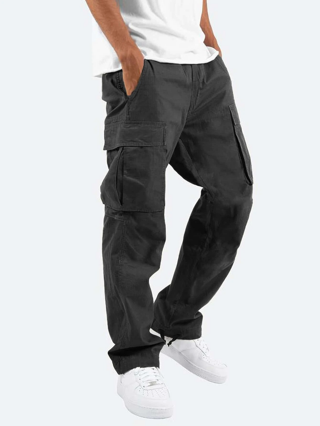 Men's utility cargo trousers, relaxed fit, with functional pockets for everyday wear & streetwear style.