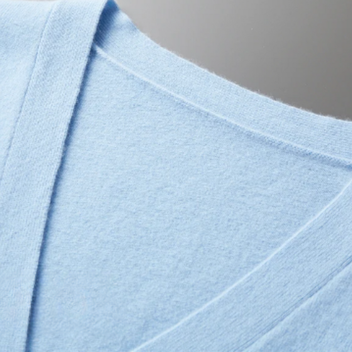 Effortlessly stylish men's V-neck sweater cardigan, perfect for casual and layering.