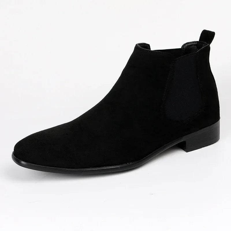 Effortless men's versatile Chelsea boots. Stylish slip-on ankle footwear in a timeless black finish.