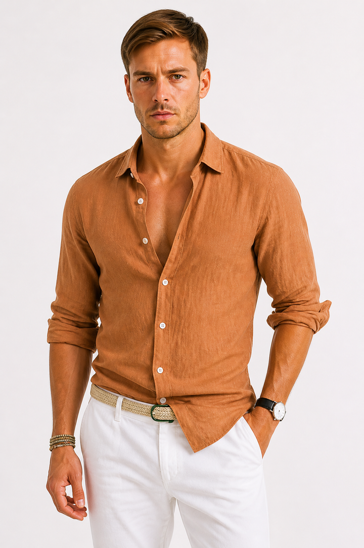 Men's button-down oxford shirt in a relaxed fit, featuring stylish rolled sleeves for versatility.
