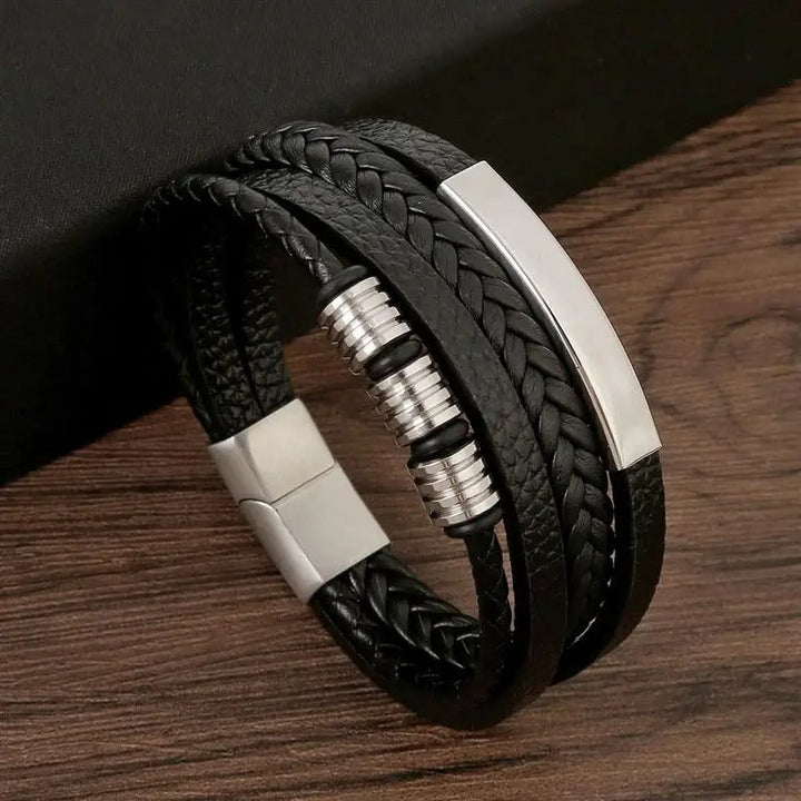 Sophisticated men's bracelet, an elegant and versatile accessory perfect for any occasion. Ideal men's jewelry gift.