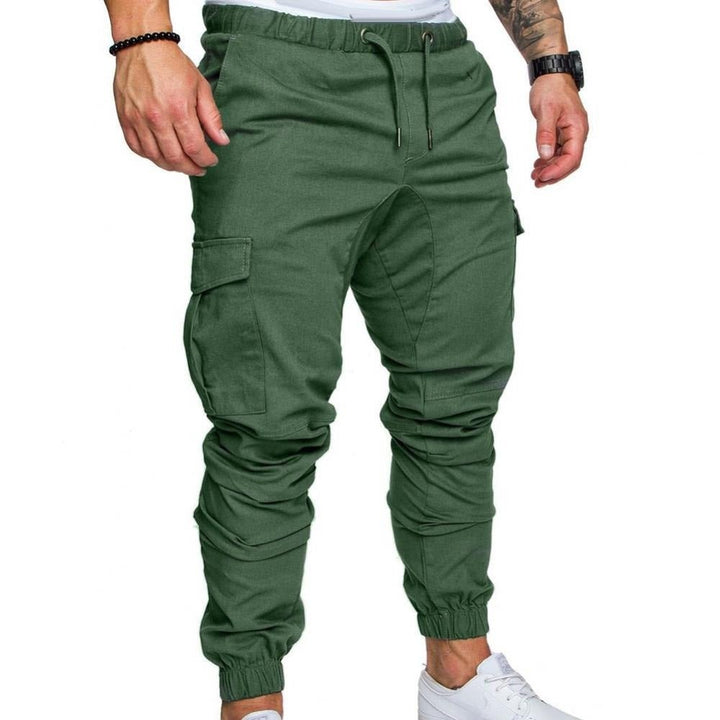 Practical men's utility cargo pants, modern fit, multi-pocket, excellent for versatile everyday fashion.