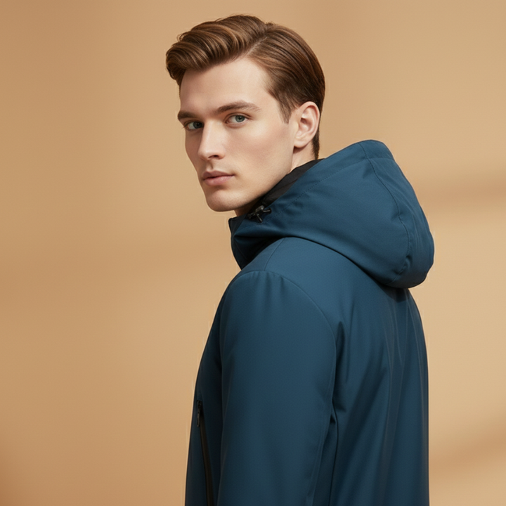 Casual men's zip-up hoodie, an essential piece for versatile everyday style.