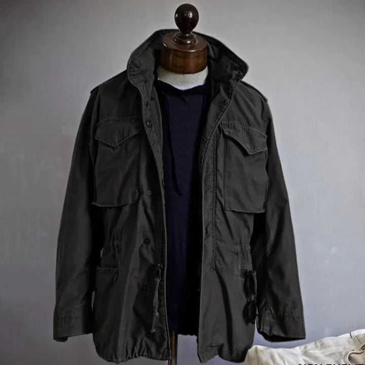 Men's classic vintage field jacket in green, featuring an adjustable waist for a tailored look.