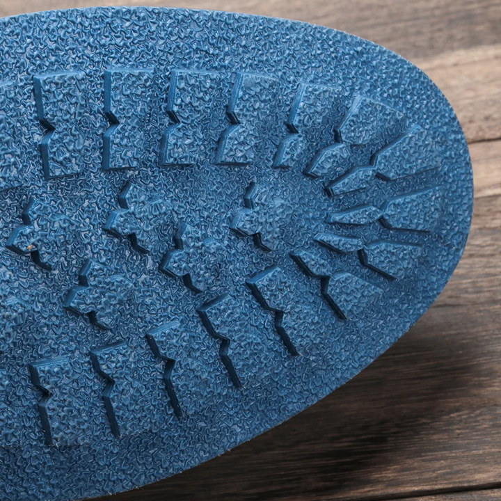 Men's comfortable and stylish lace-up leather footwear