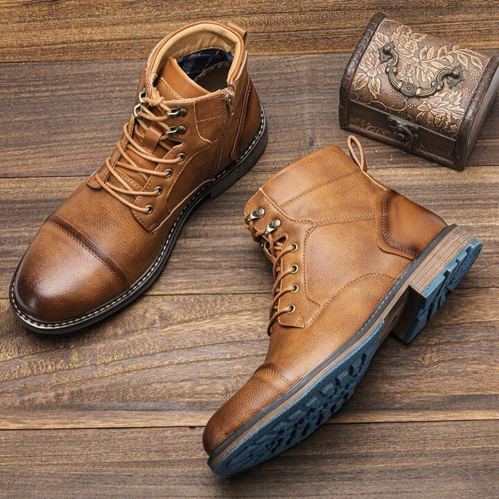 Men's dressy lace-up ankle boots in black leather for formal wear