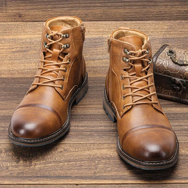 Comfortable men's vintage boots, perfect for all-day wear
