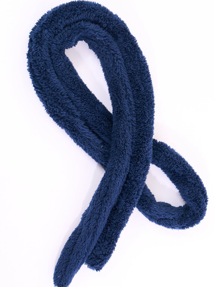 Detail of the comfortable v-neck and pockets on a men's warm fleece winter bathrobe, ideal for cozy mornings.