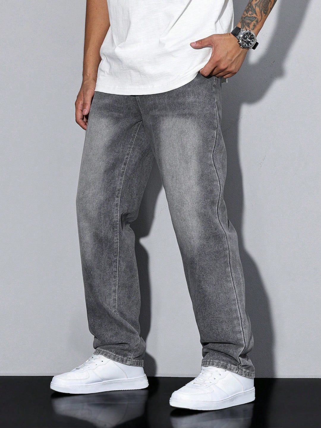 Men's loose fit casual pants, straight leg, offering ultimate comfort and style.