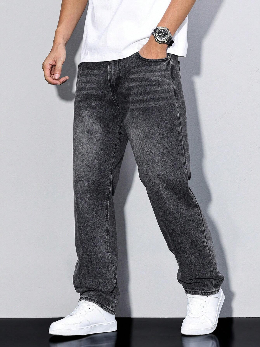 Everyday men's straight leg pants, washed finish, loose and comfortable.