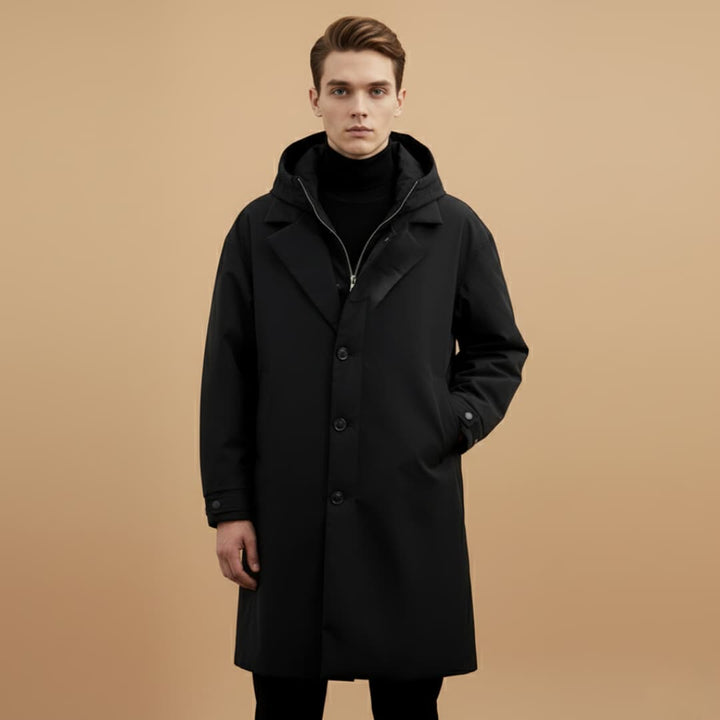 Reliable waterproof jacket for men, ideal for staying protected in the rain.