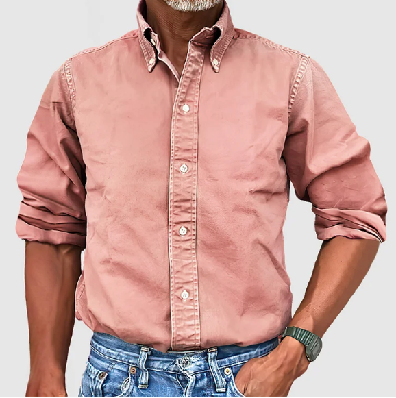 Professional men's long-sleeve office shirt. Wrinkle-resistant, ensuring a crisp, sharp business appearance.