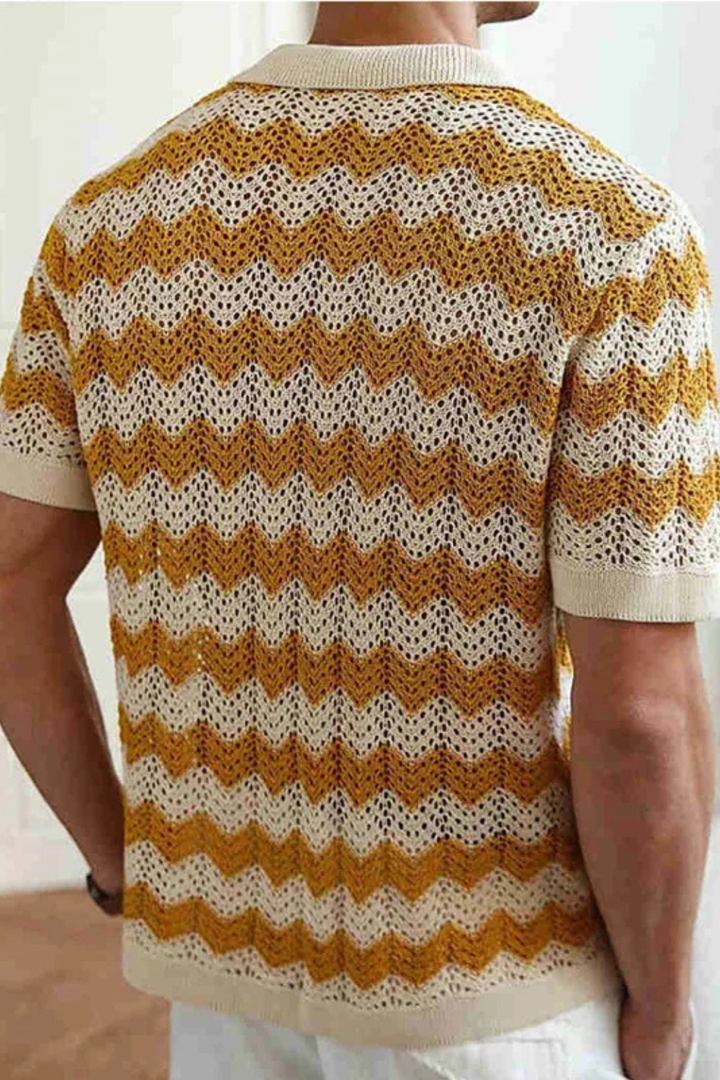Versatile knit polo shirt for men, with distinctive zigzag crochet and short sleeves.