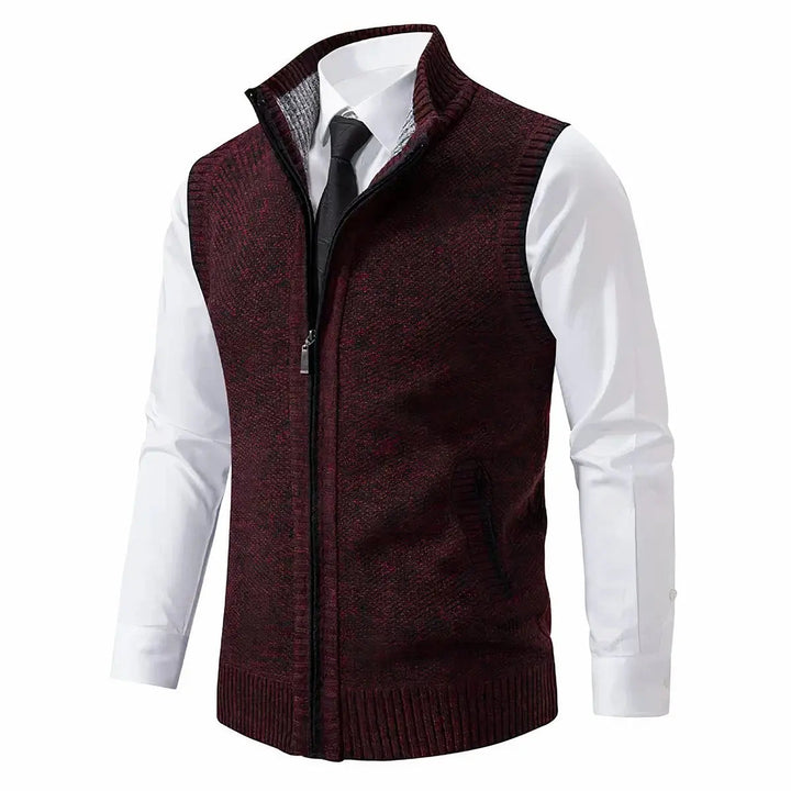 Men's zip-up sleeveless cardigan sweater vest, a comfortable layering piece for autumn and winter fashion.